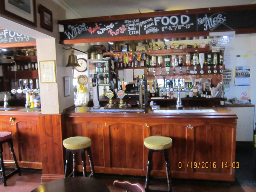 Queen Mary Inn Пул Екстер'єр фото